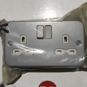 Knightsbridge MR9000 Metal Clad 13A 2G DP Switched Socket