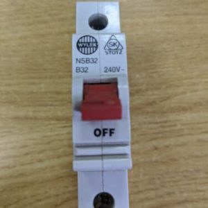 Wylex NSB32 B32 240V USED BREAKER