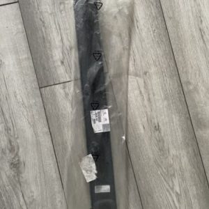 8546K0 TRIM / PROTECTIVE STRIP, SIDEWALL, DOOR MOLDING