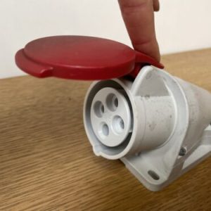 16 amp 4 pin weatherproof socket IP44 industrial connector 415V 3 phase red 16A