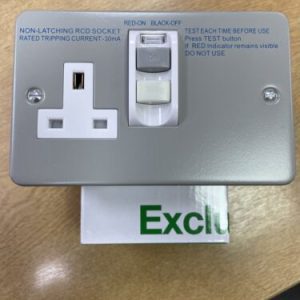 Schneider 30mA Metal Clad RCD Socket • Exclusive Range • LMCSKT1GR