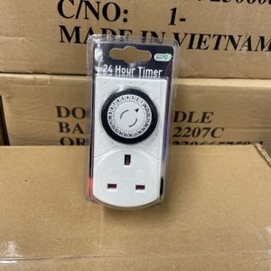 24 Hour Electric Mains Plug In Timer Switch Time Clock Socket UK 3 Pin Adapter