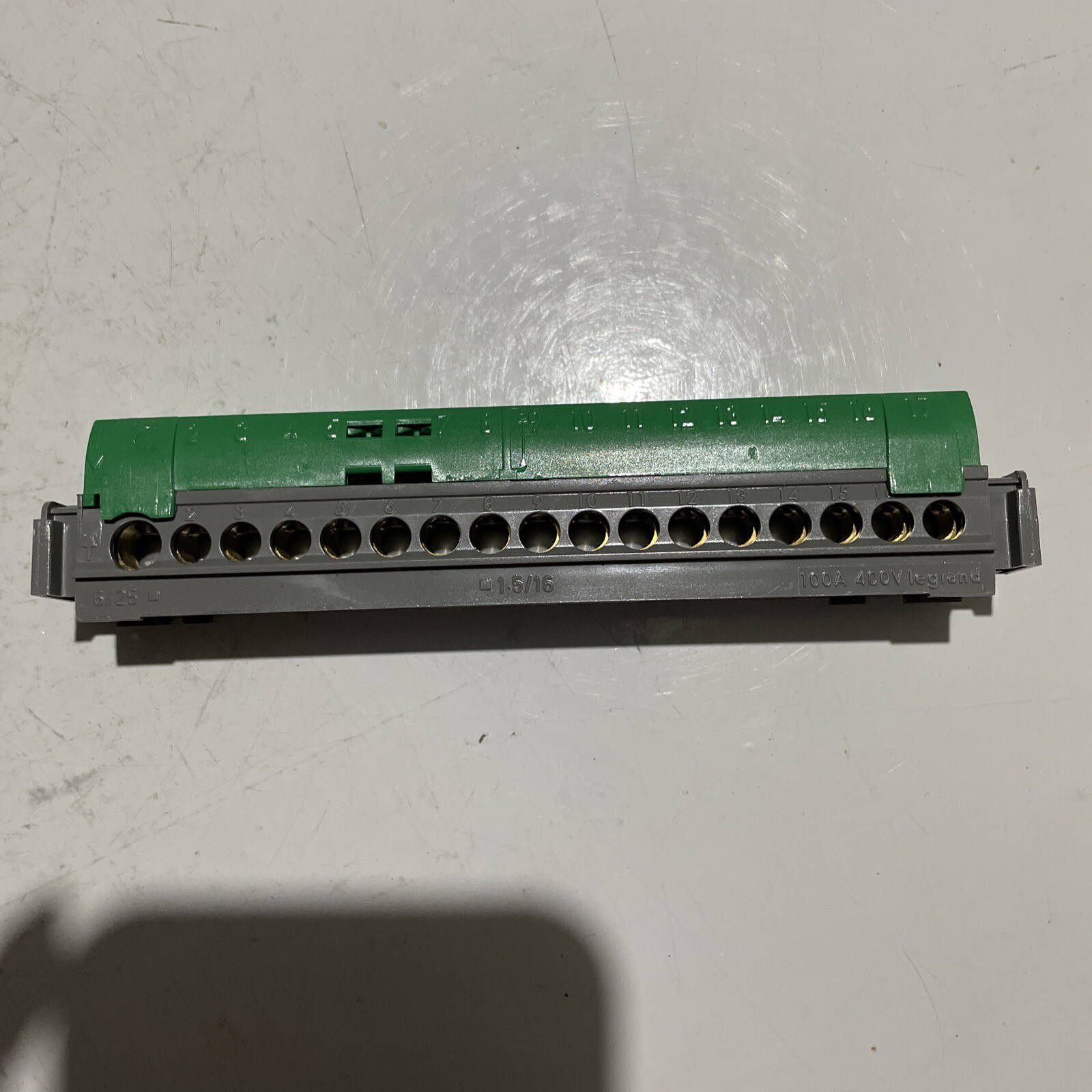 Legrand 004835 IP2 x Terminal Block 141mm