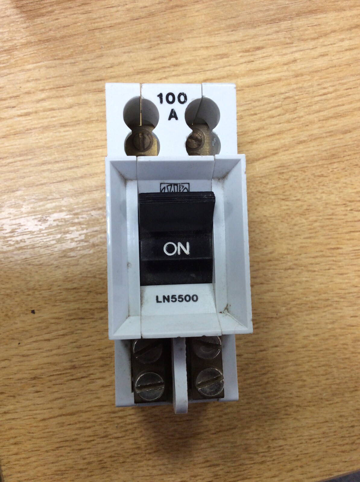 MK BS 5419 UE= 250V UI=300V CAT AC - 21 - 50Hz