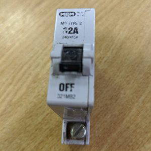 MEM M9 TYPE 2 32A 32 Amp 240/415V Used