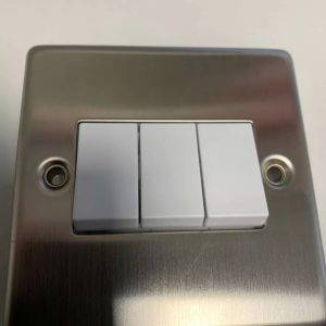 VOLEX 'BRUSHED STAINLESS STEEL 10AX 3GANG 2WAY VX1050SS