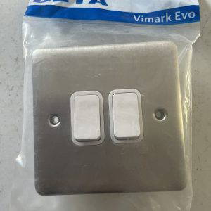 Deta VE1204SSW 10a 2 Gang 2 Way Switch