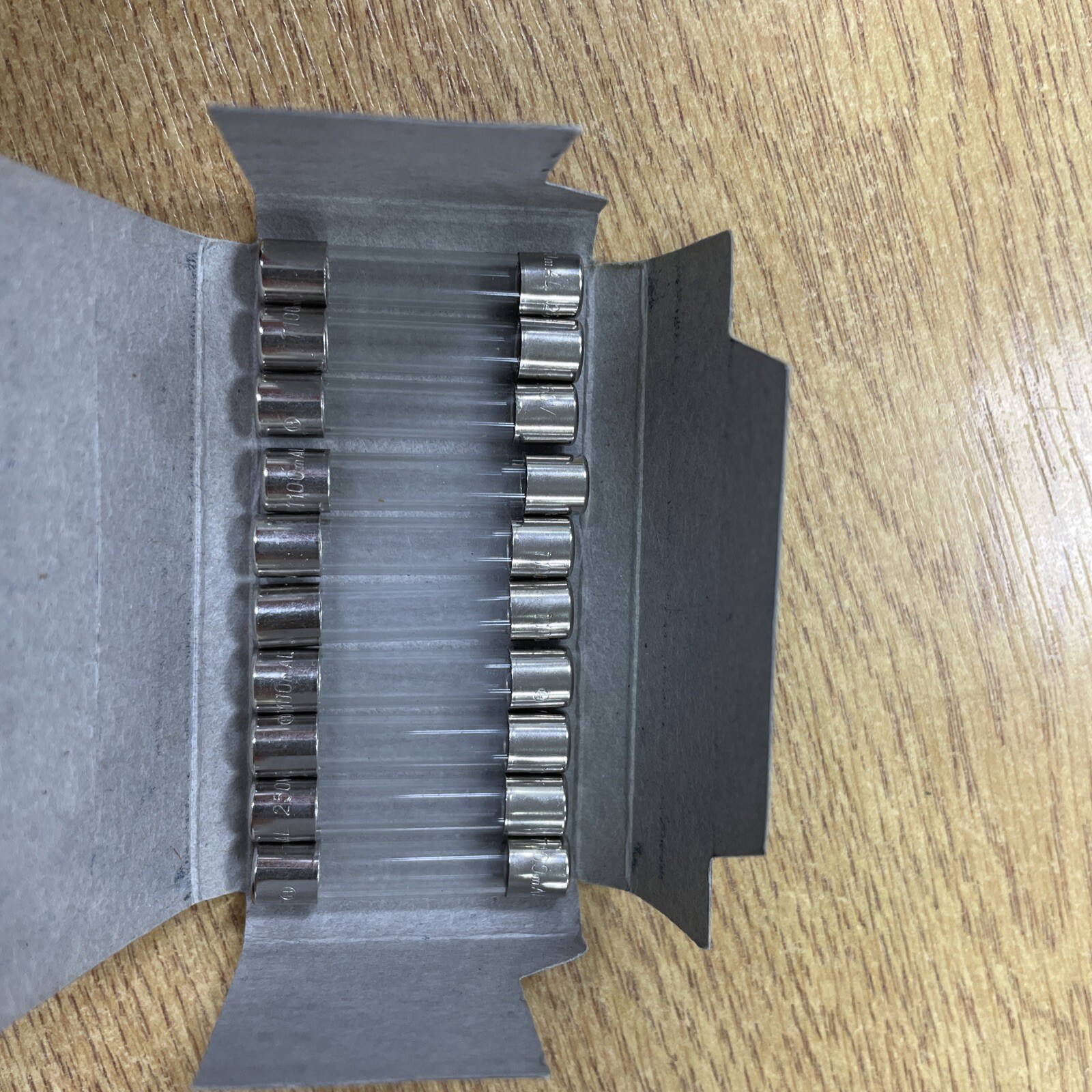 10x Slow Blow 100mal Glass Fuses