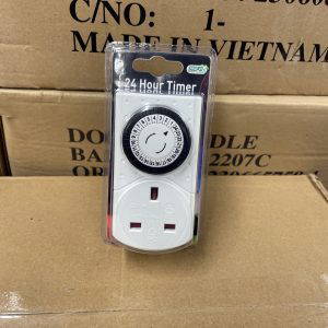24 Hour Electric Mains Plug In Timer Switch Time Clock Socket UK 3 Pin Adapter
