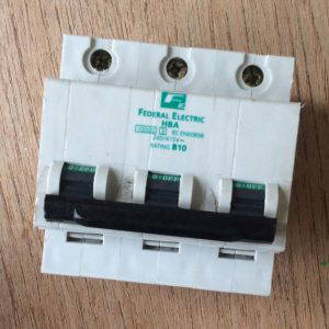 FEDERAL ELECTRIC TYPE B10 TRIPLE POLE MCB CIRCUIT BREAKER HBA