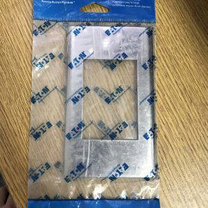 Eaton CM903HP 3 mod cover plate