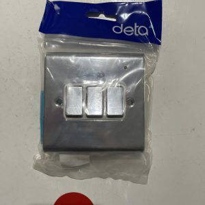 Deta SD1205CHW 10a 3gang 2 way switch chrome/white
