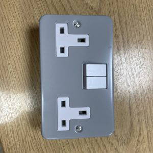 Metal Clad Double Socket  13a