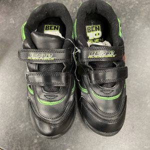 Ben 10 alien force Size 1 Kids black trainers With easy Closure BNWT
