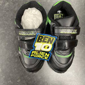 Ben 10 alien force Size 8 Kids black trainers With easy Closure BNWT